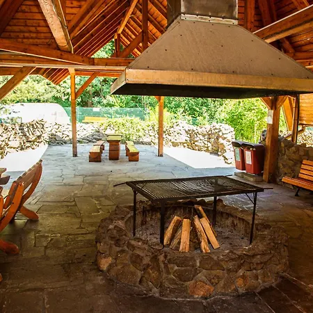 Ponikiew Θέρετρο *